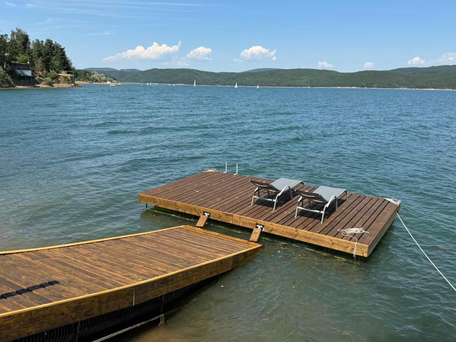 Villa Iskar Lake Residence By Bookvillabg Shtarkelovo Gnezdo Exteriör bild