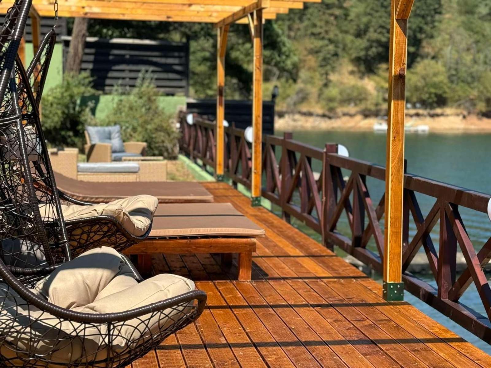 Villa Iskar Lake Residence By Bookvillabg Shtarkelovo Gnezdo Exteriör bild