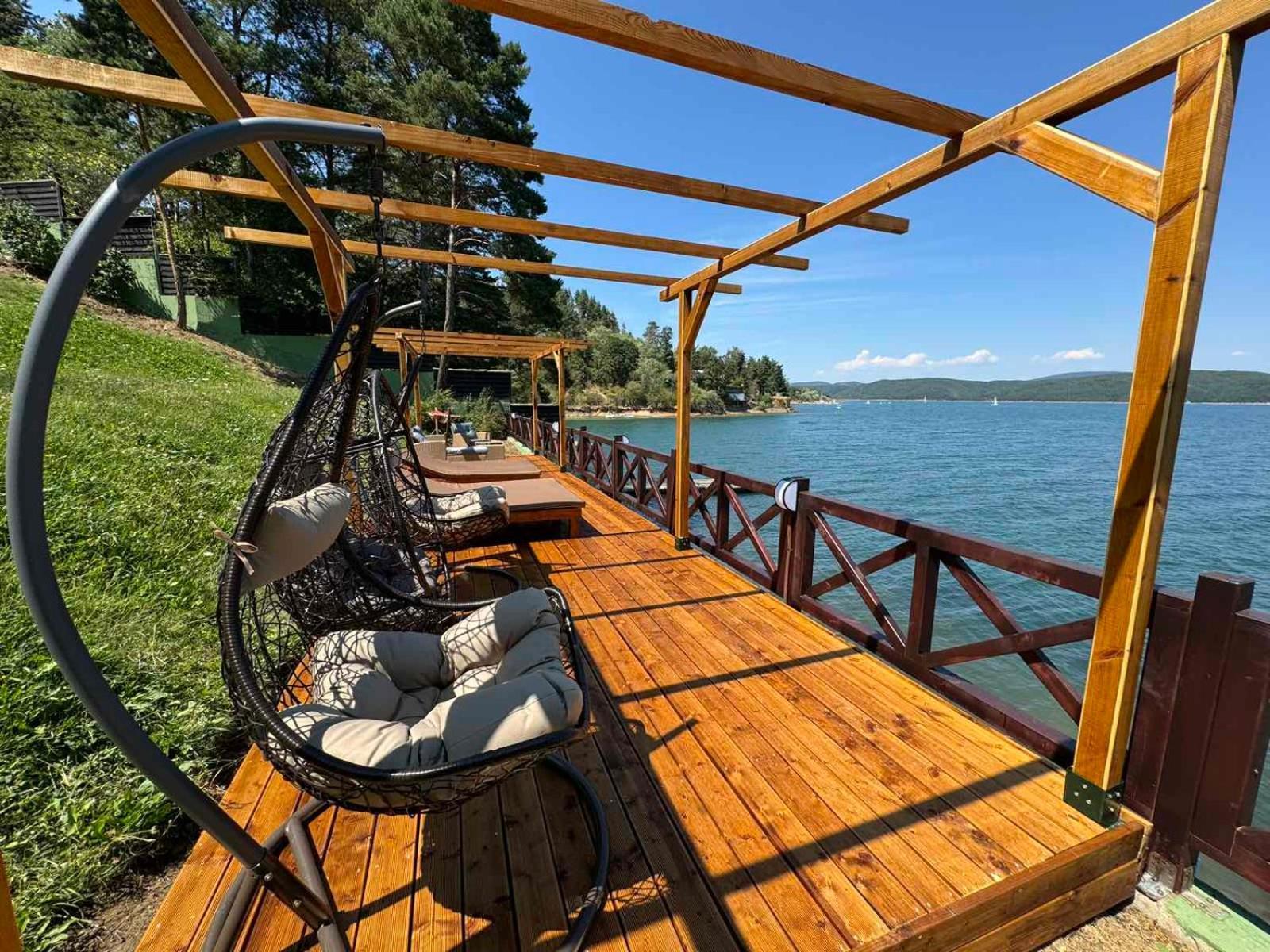 Villa Iskar Lake Residence By Bookvillabg Shtarkelovo Gnezdo Exteriör bild