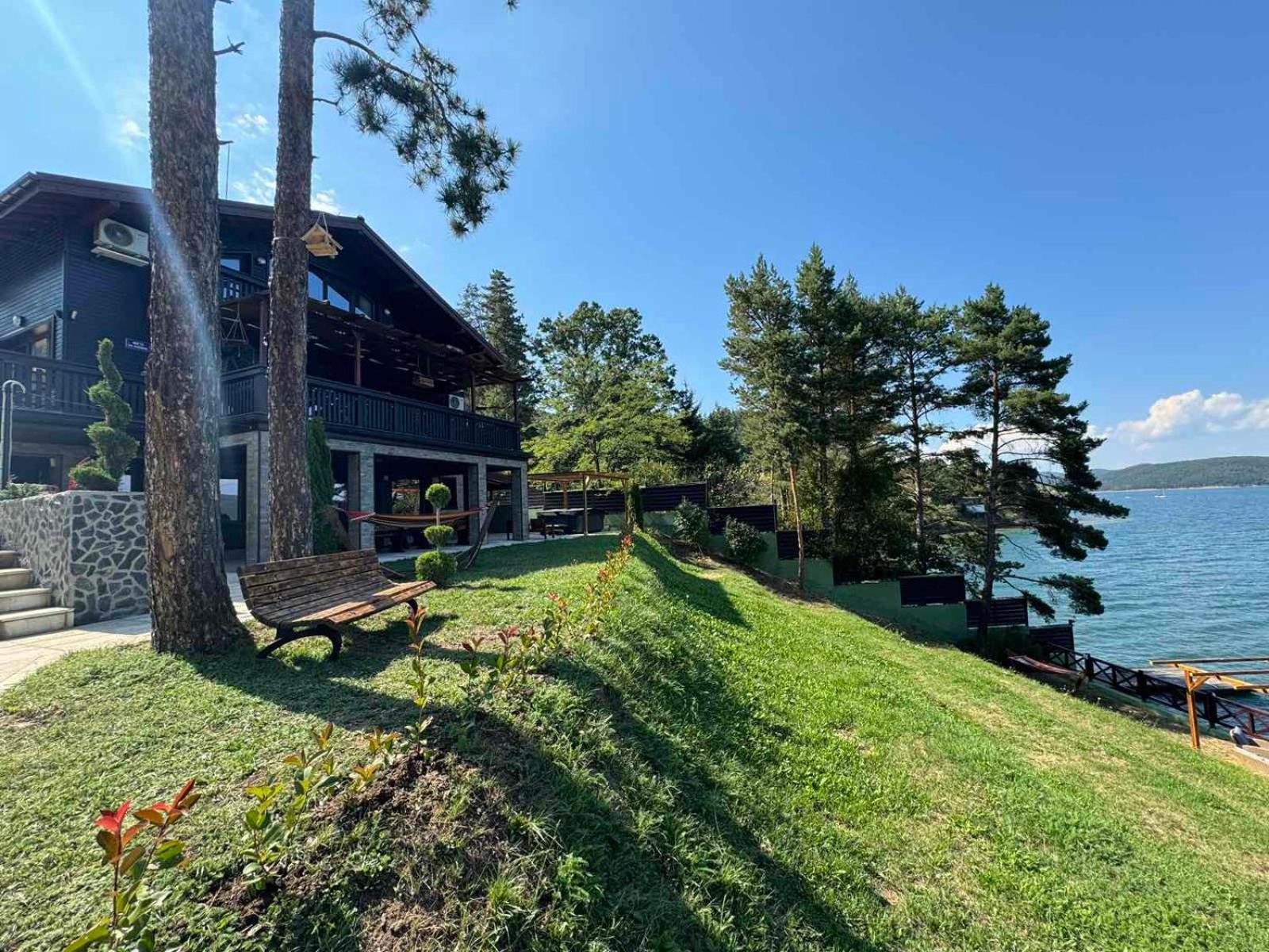 Villa Iskar Lake Residence By Bookvillabg Shtarkelovo Gnezdo Exteriör bild