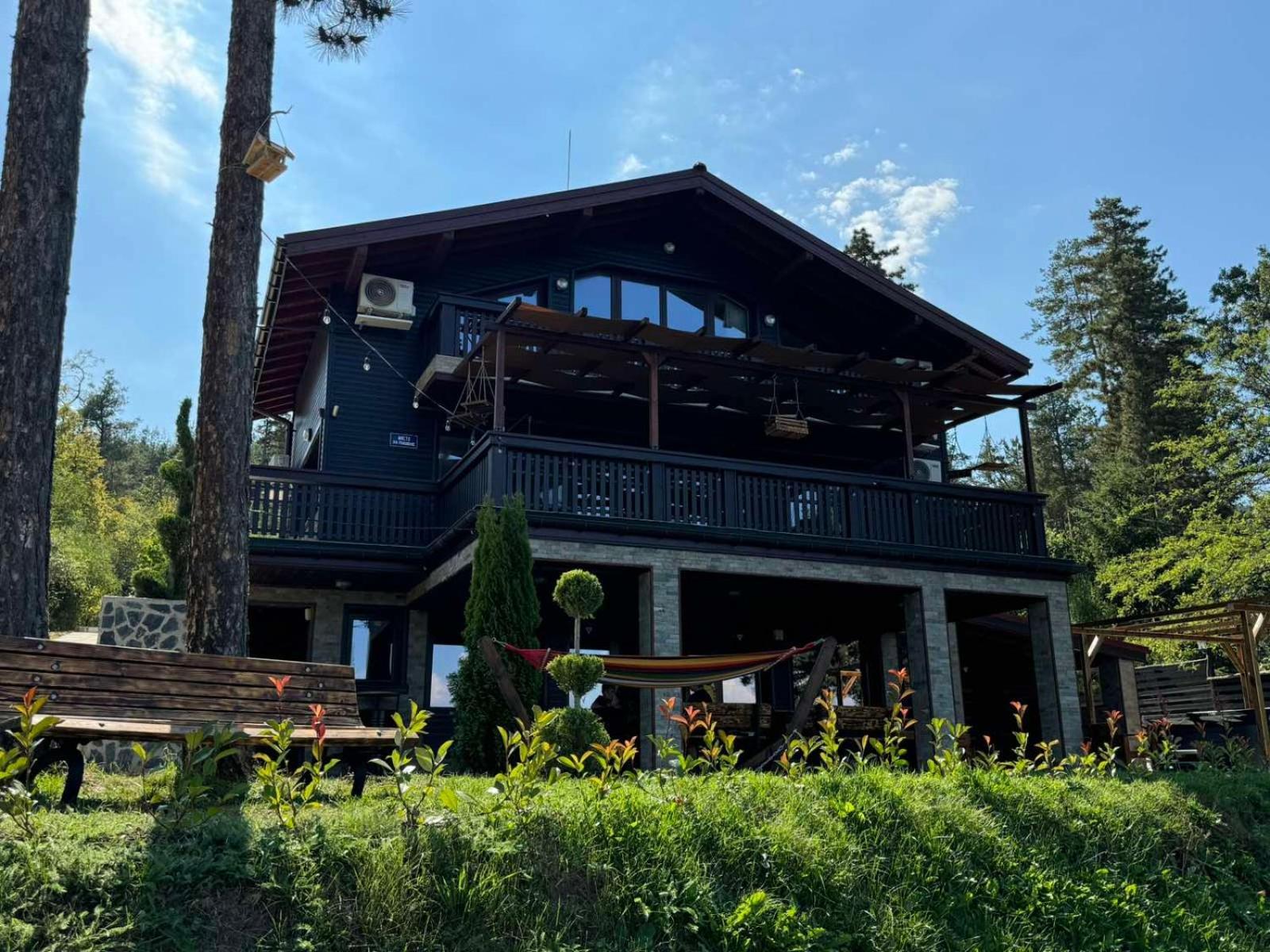 Villa Iskar Lake Residence By Bookvillabg Shtarkelovo Gnezdo Exteriör bild