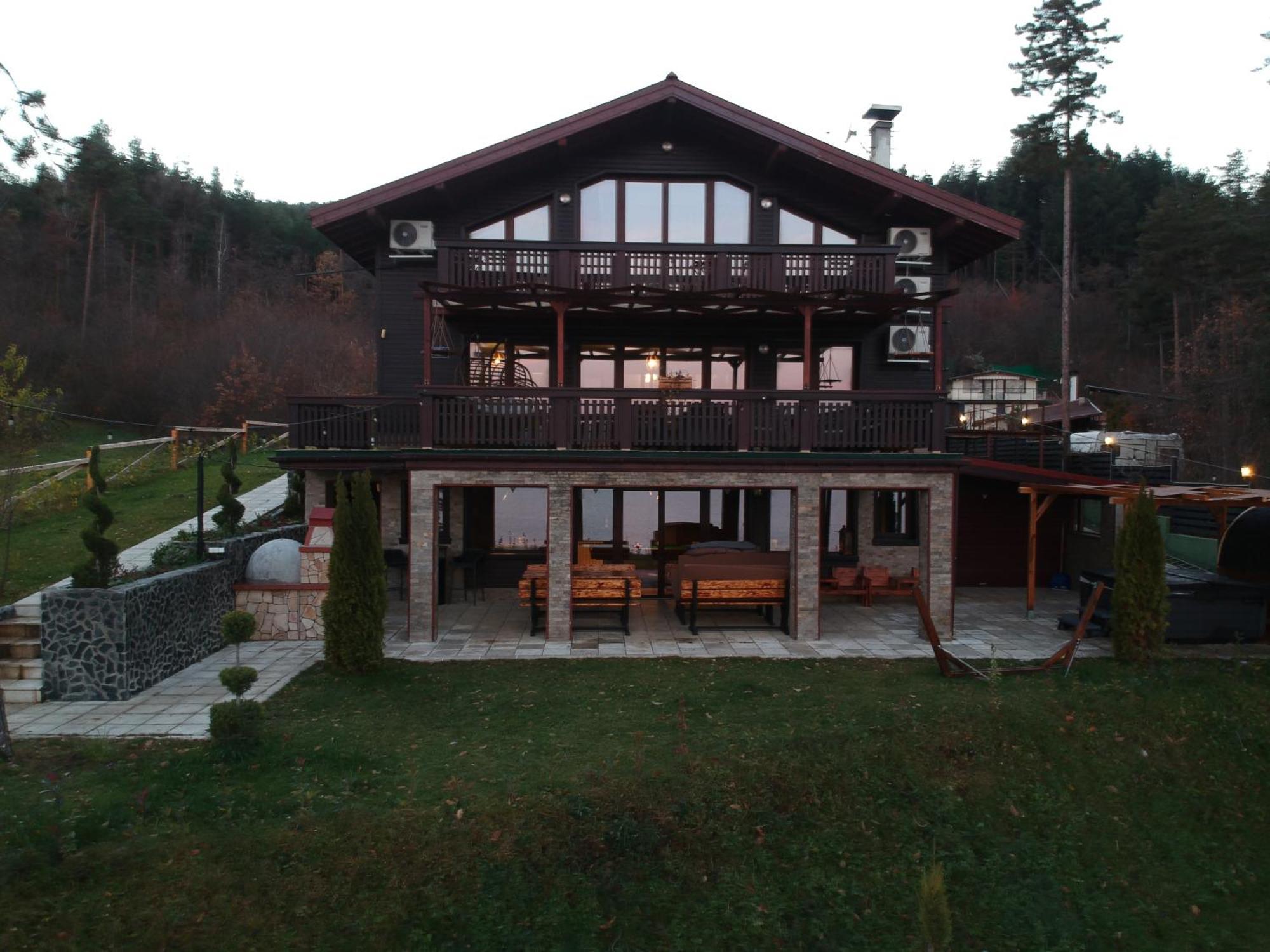 Villa Iskar Lake Residence By Bookvillabg Shtarkelovo Gnezdo Exteriör bild